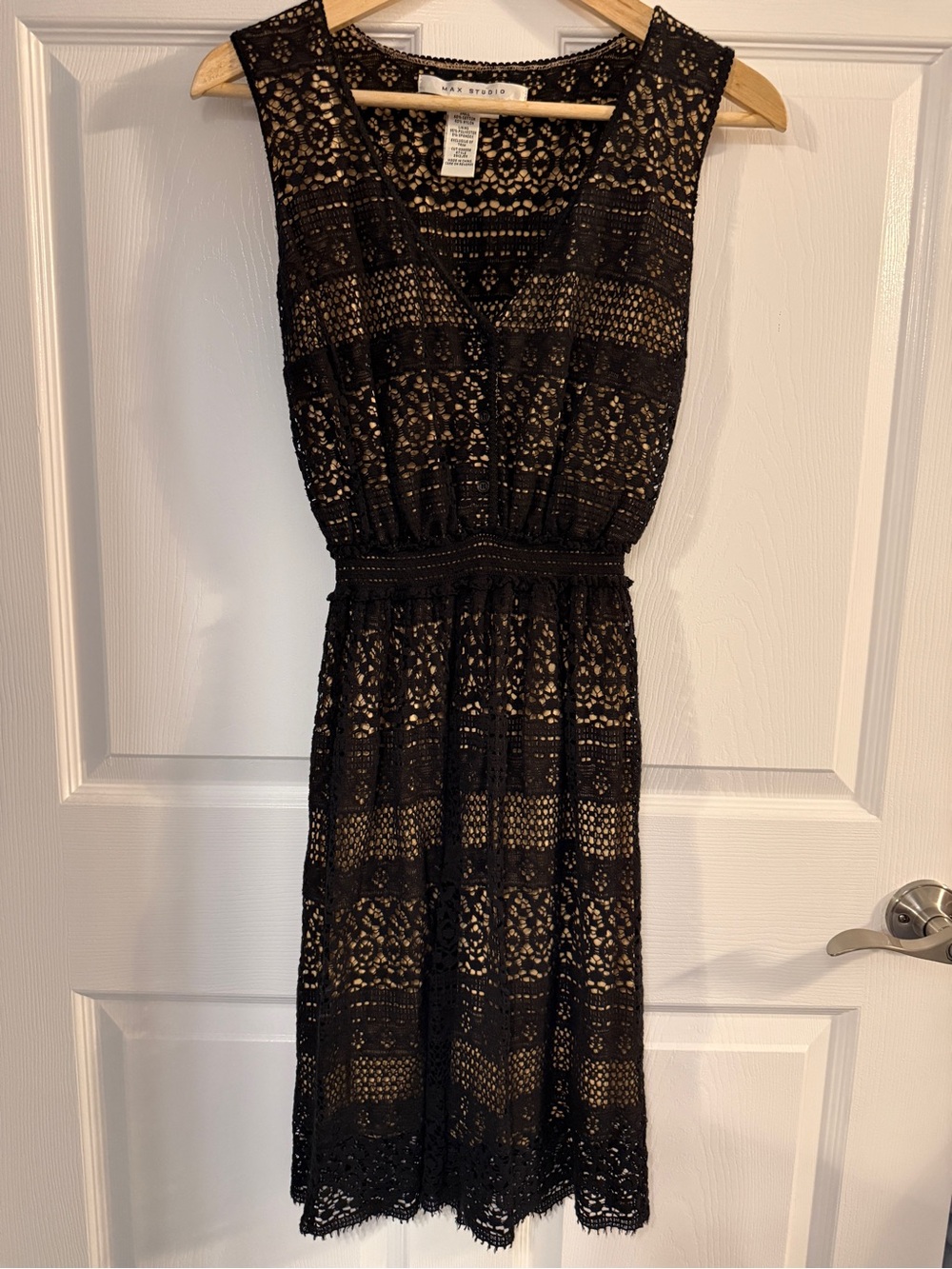 Max Studio Black Lace V-Neck Sleeveless Dress